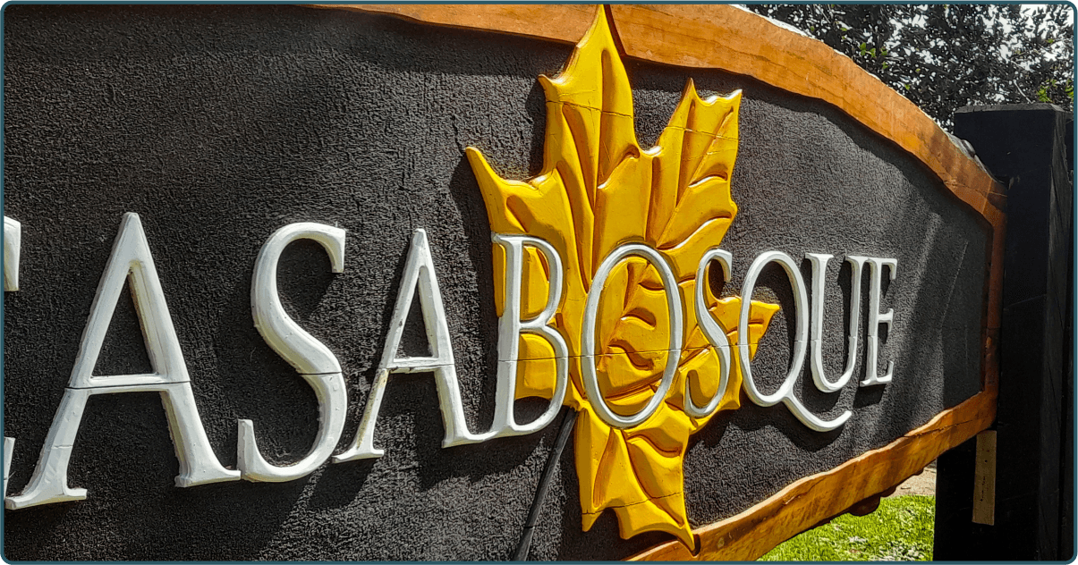 Letrero Condominio Casa Bosque